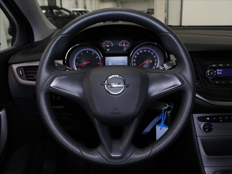Opel Astra 1,4 i 74kW 2.maj.ČR 127tkm. - fotka 9 z 17