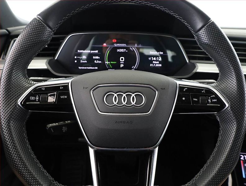 Audi e-tron (2022) 50 quattro, SoH 93% - fotka 8 z 20