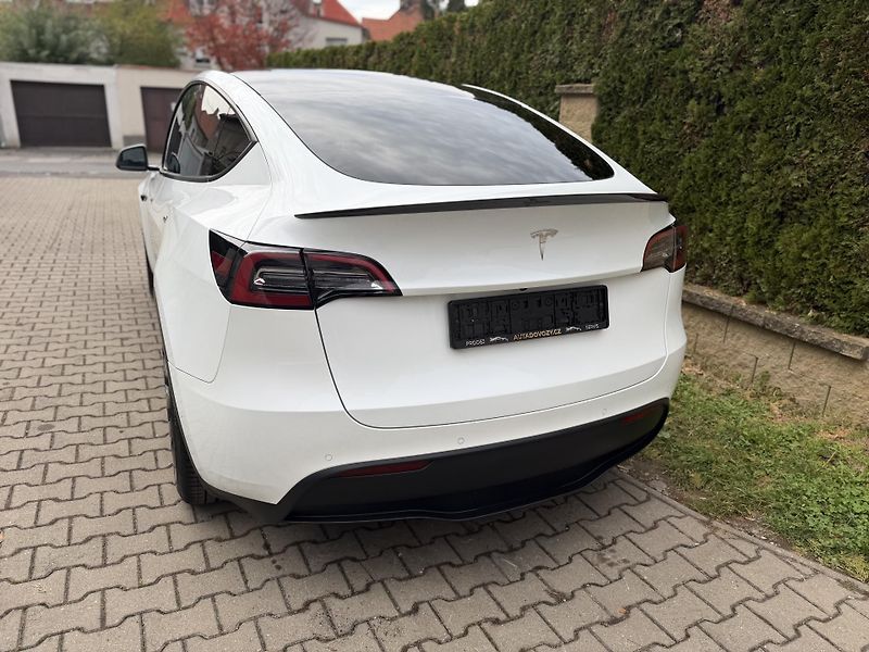 Tesla Model Y Performance-540PS-AWD-Berlín- - fotka 5 z 23