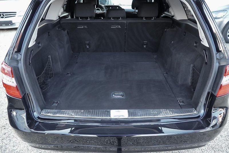 Mercedes-Benz Třídy E 220 CDI BlueEfficiency - fotka 25 z 29