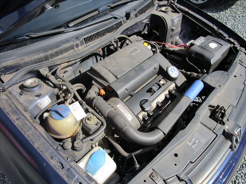 Volkswagen Golf 1.4i 16V, Klima - fotka 36 z 37