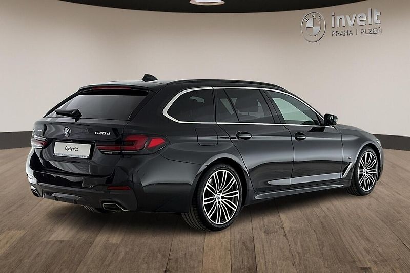BMW Řada 5 540d xDrive - fotka 3 z 28