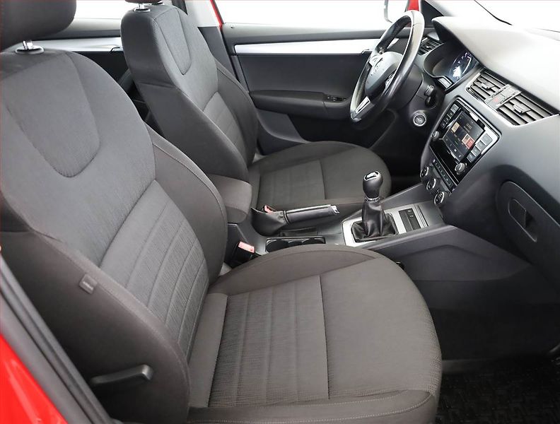 Škoda Octavia (2016) Style 1.6 TDI, Tempomat - fotka 7 z 18