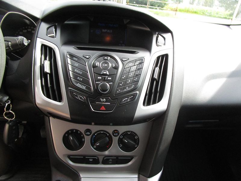 Ford Focus 1,6TDCI-85KW-NOVÁ STK - fotka 11 z 15