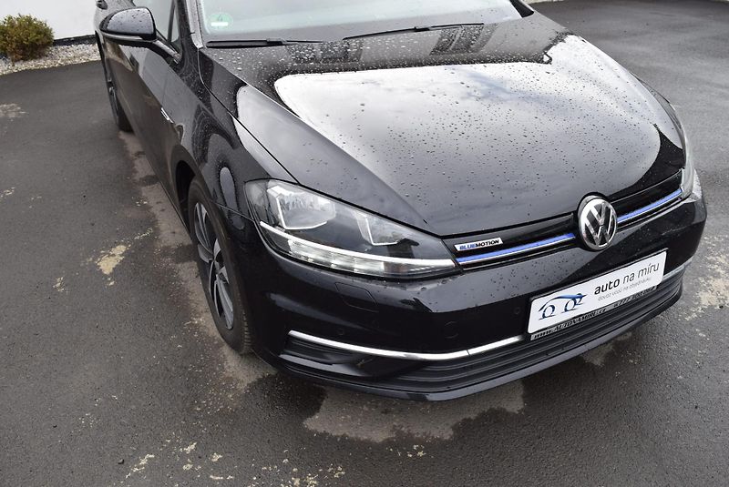 Volkswagen Golf (2019) 1.5TSI 96kw IQ.DRIVE NAVI ACC  - fotka 4 z 50