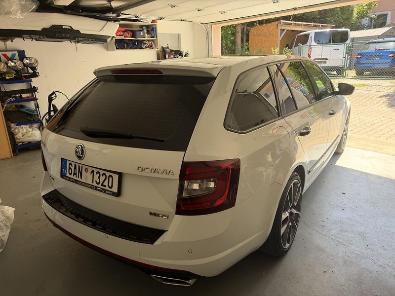 Škoda Octavia RS-4X4-AUTOMAT-SERVIS-TOP-ČR - fotka 5 z 20