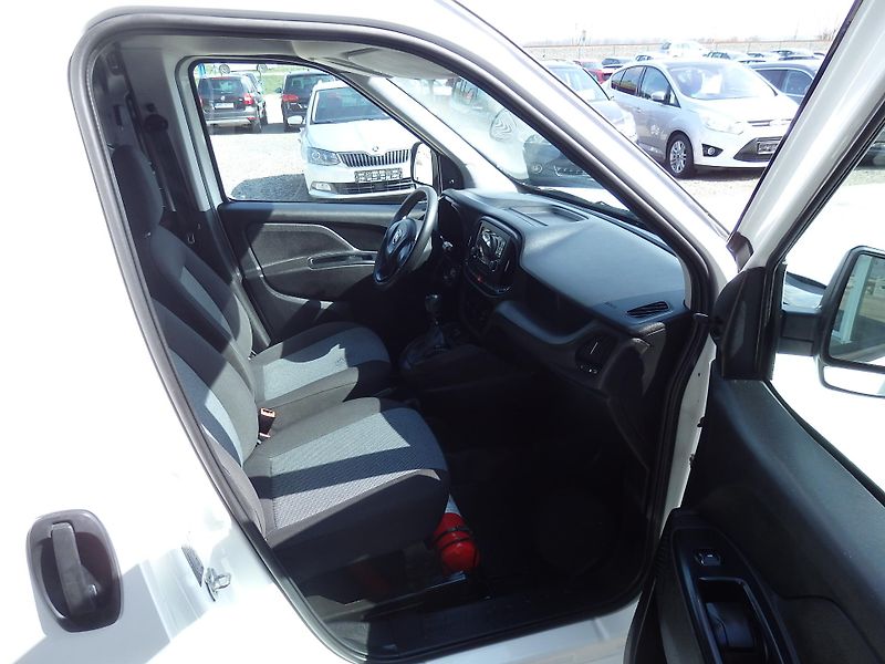 Fiat Dobló LONG 1.4i KLIMATIZACE, ASR - fotka 9 z 12