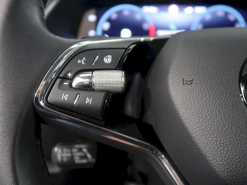 Škoda Superb (2023) LAURIN&KLEMENT 2.0TSI 206KW 4x - fotka 22 z 47