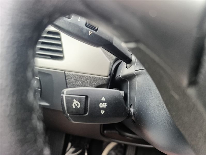 BMW Řada 3 2,0 d 130kW Aut.klima Tempomat - fotka 29 z 30