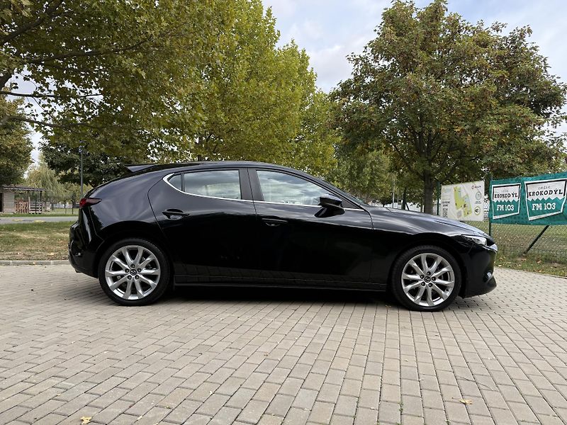 Mazda 3 2.0 Skyactiv-X Mild-Hybrid - fotka 13 z 35