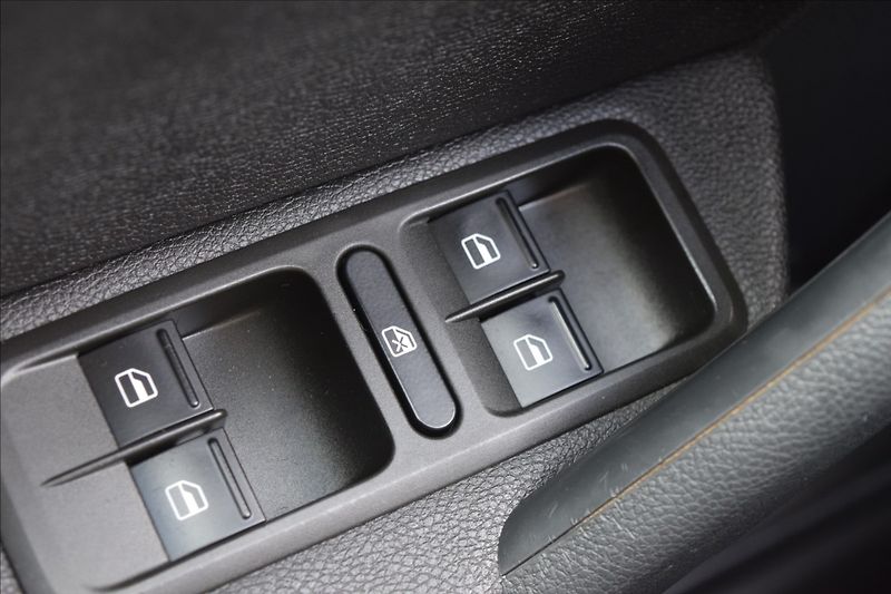 Škoda Yeti 2,0 TDI 110KW 4x4 TAŽNÉ XENONY - fotka 24 z 50