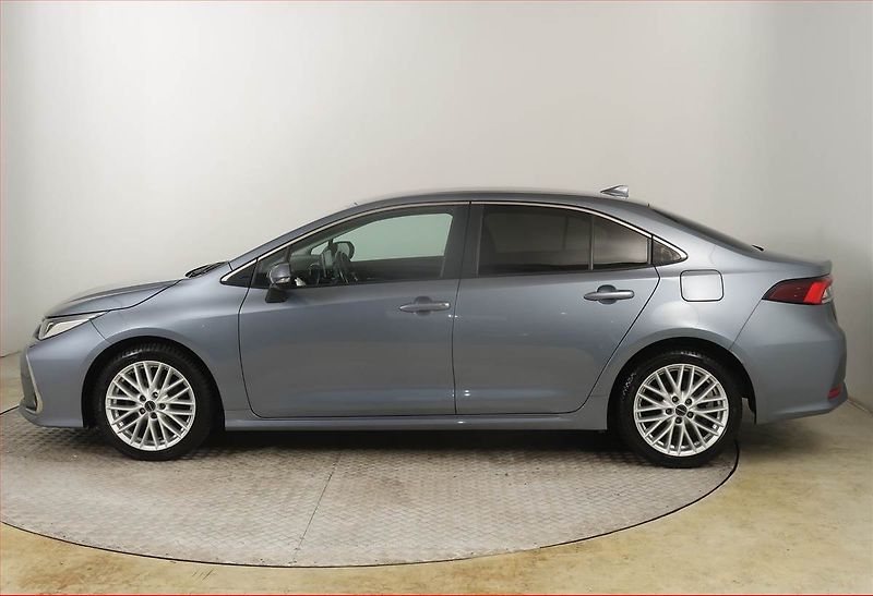 Toyota Corolla (2021) 1.5 VVT-i, Serv.kniha - fotka 3 z 19