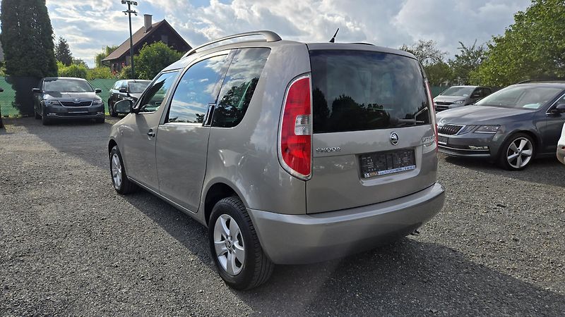 Škoda Roomster 1.4 16V ACTIVE +EDITION 1.MAJ. - fotka 9 z 35