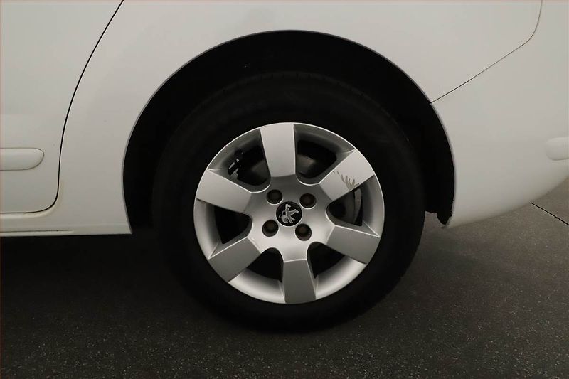 Peugeot 5008 (2016) 2.0 BlueHDi, Serv.kniha - fotka 11 z 14