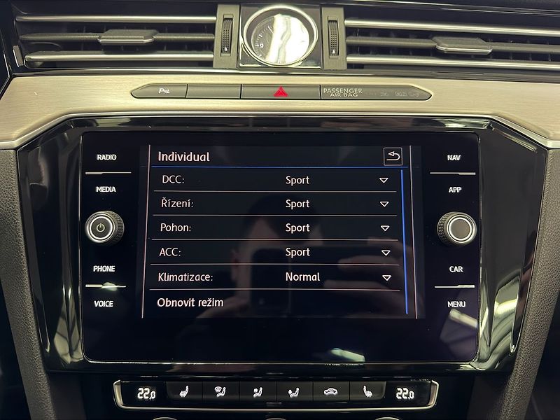 Volkswagen Passat 2.0TSI 200KW DSG 4MOTION R-LIN - fotka 20 z 28