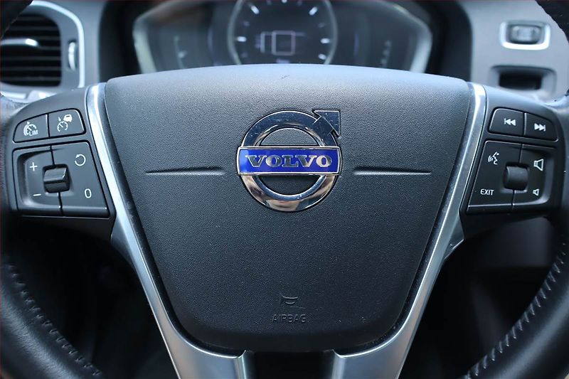 Volvo S60 (2016) D3, Automat, Serv.kniha, Kůže - fotka 22 z 25