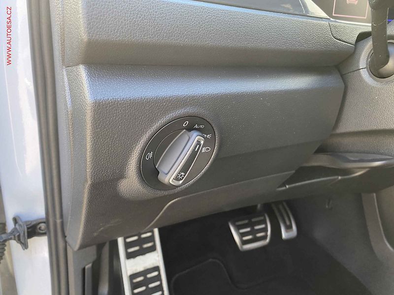 Volkswagen T-Roc (2018) 2.0 TSi 4x4, Highline, DSG - fotka 15 z 22