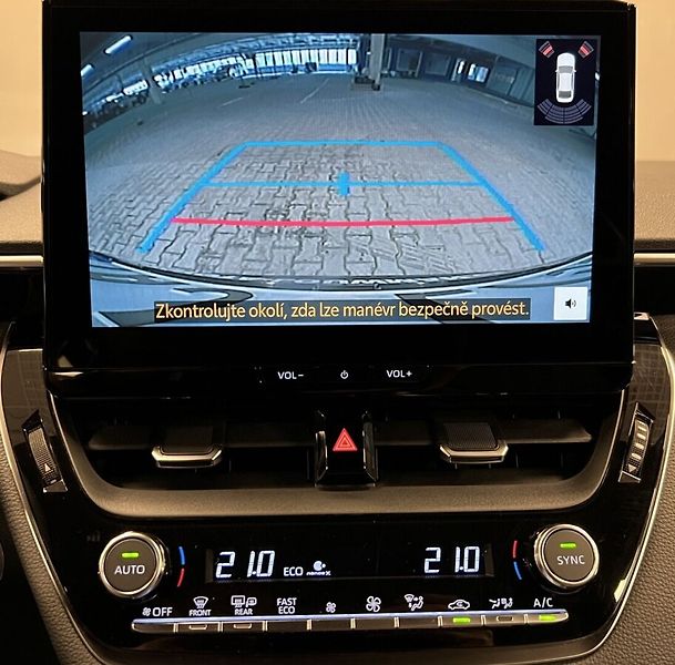 Toyota Corolla 1.8 Hybrid AT GR SPORT DYNAMIC - fotka 6 z 17
