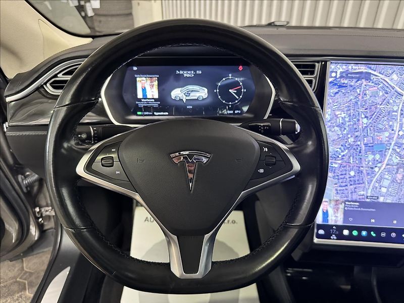 Tesla Model S 70D 4x4 DUAL MOTOR PANO DPH - fotka 16 z 36