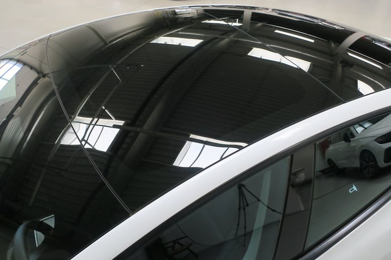 Tesla Model 3 (2023) Long Range Dual Motor SOH 97% - fotka 9 z 48