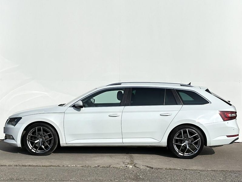 Škoda Superb 2.0 TDI 4x4 DSG / 140 kW Style - fotka 8 z 26