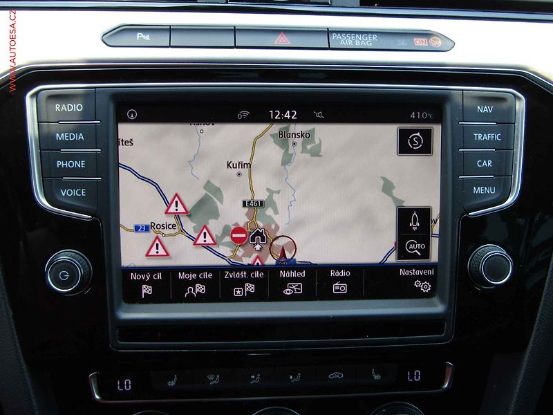 Volkswagen Passat (2015) 2.0TDi, DSG - fotka 16 z 20