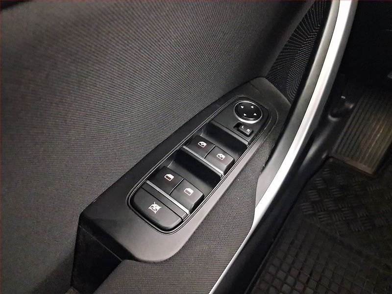 Kia Ceed (2022) 1.5 T-GDI, ČR,1.maj - fotka 18 z 20