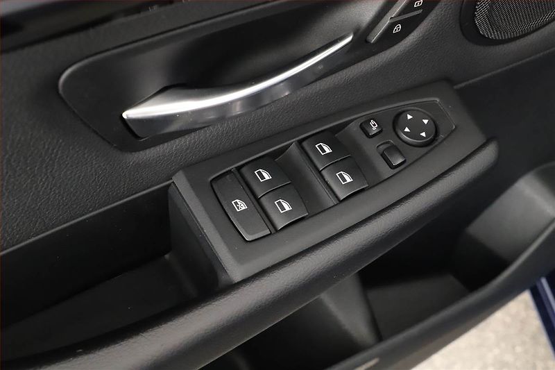 BMW Řada 2 (2015) 218i Active Tourer, Automat - fotka 9 z 15