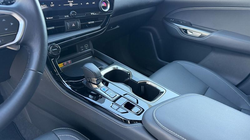 Lexus NX 350h 350H 2,5 HEV EXECUTIVE TOP - fotka 17 z 26