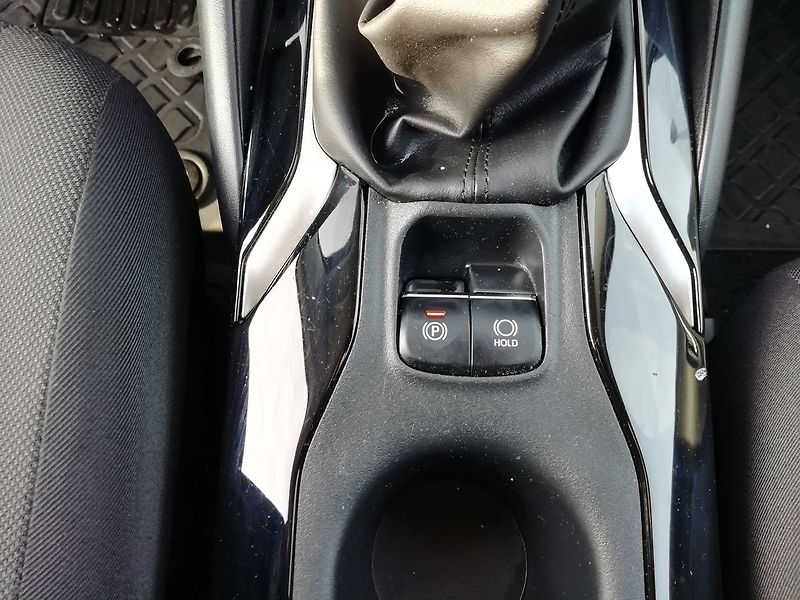 Toyota Corolla 1.5VVTi Comfort Tech - fotka 13 z 20