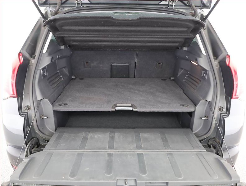 Peugeot 3008 (2015) 1.6 BlueHDi, Serv.kniha, Navi - fotka 18 z 19