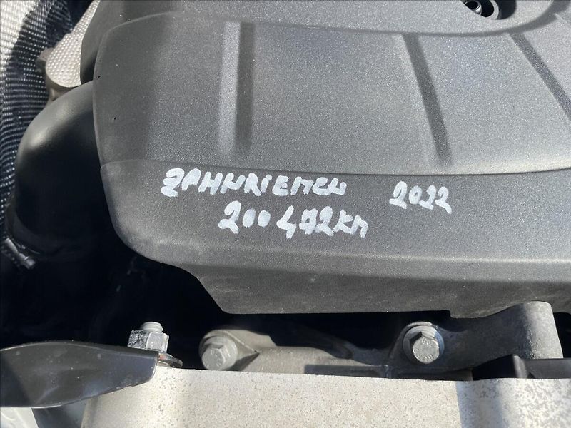 Volvo XC60 2,4 D4 Geartronic Kinetic AWD - fotka 25 z 41