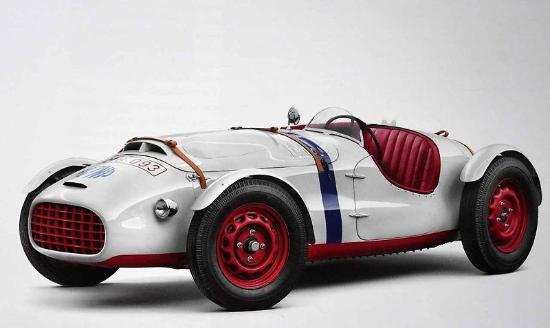 Škoda Supersport ve válečných barvách