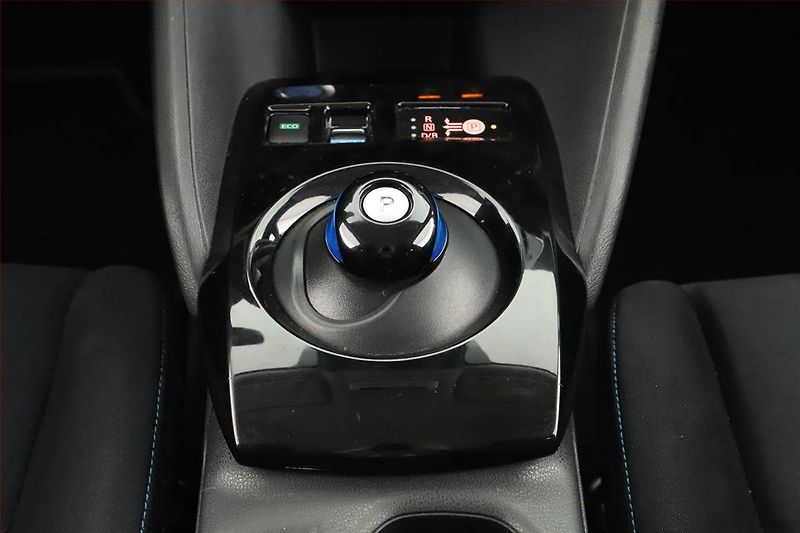 Nissan Leaf (2018) 40 kWh, SoH 81%, Automat - fotka 13 z 18