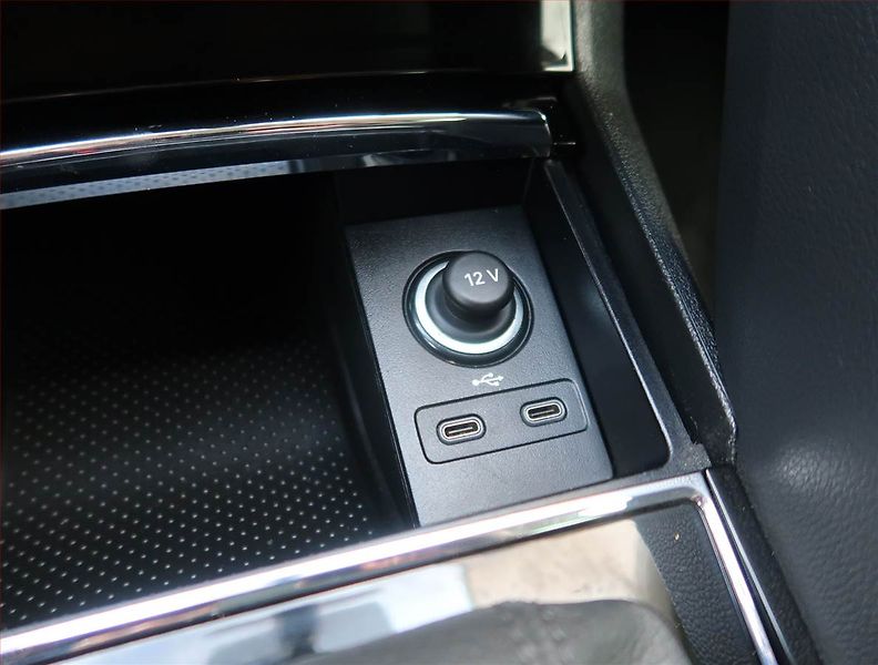 Škoda Karoq (2021) Style 1.5 TSI - fotka 20 z 29