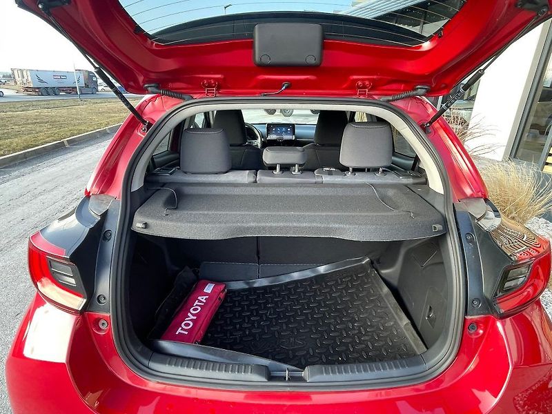Toyota Yaris 1.5 Hybrid 116HP Style - fotka 9 z 27