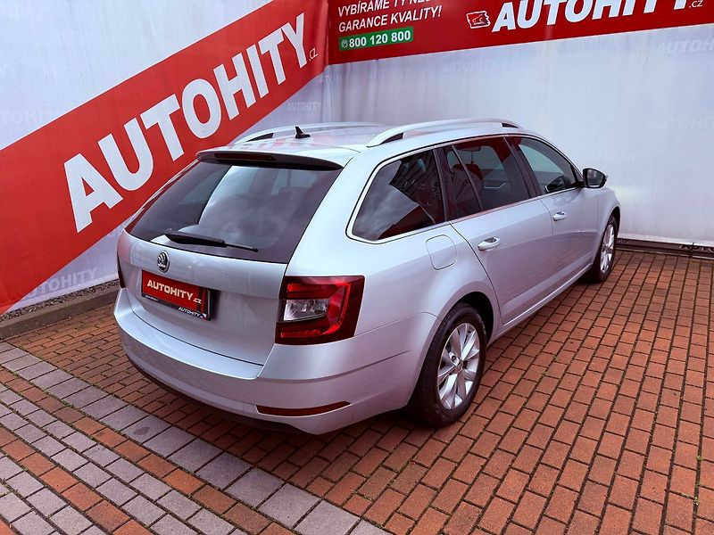Škoda Octavia 2.0 TDi DSG Style, ČR - fotka 7 z 28