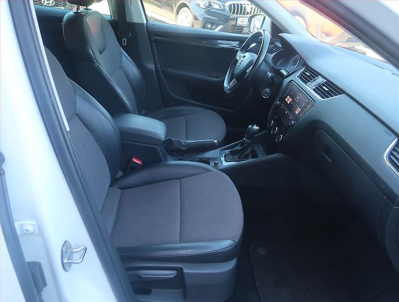 Škoda Octavia (2017) Style 2.0 TDI, Automat, Navi - fotka 9 z 15