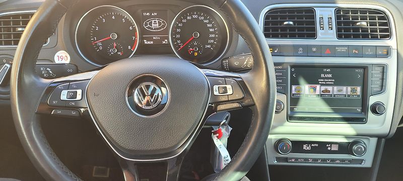 Volkswagen Polo (2016) 1,2TSi 81kW R-Line Highline - fotka 34 z 51