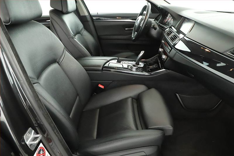 BMW Řada 5 (2013) 520d xDrive, 4X4, Automat, ČR - fotka 7 z 20