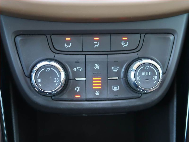 Opel Zafira (2014) 2.0 CDTI, Automat, 7 míst - fotka 18 z 21