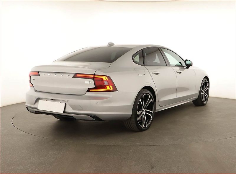 Volvo S90 (2024) T8 Recharge - fotka 5 z 20