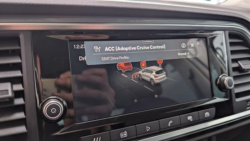 Seat Ateca 1.5 TSI Style DSG ACC Kamera - fotka 16 z 22