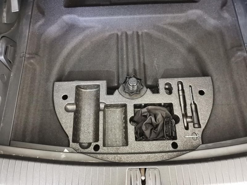 Volkswagen Touran (2017) 1,2 TSI NAVI 132Tkm ZÁRUKA DPH - fotka 21 z 24