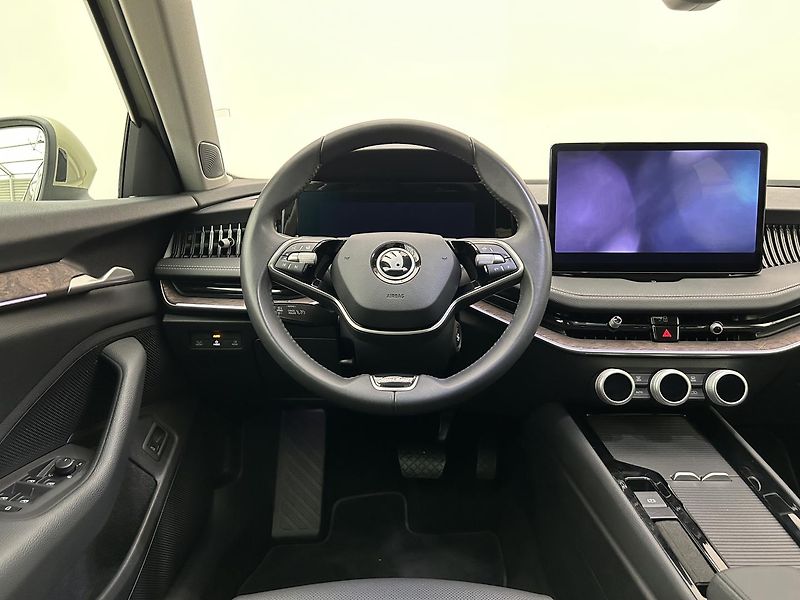 Škoda Superb 2.0 TDI 4x4 L & K - fotka 30 z 30