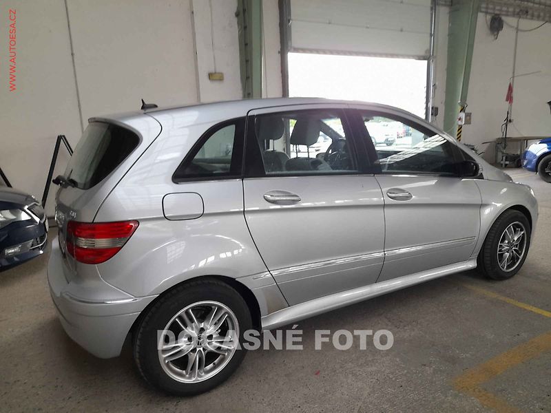 Mercedes-Benz Třídy B (2006) 2.0 - fotka 2 z 3