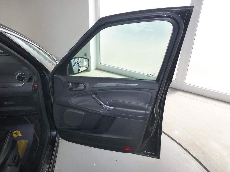 Ford S-MAX (2011) 2,2TDCI-147KW*VYHŘ.SEDADLA - fotka 17 z 25
