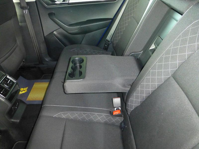 Škoda Karoq (2019) 1,6TDI*PARK.S**ALU***VYHŘ.SED. - fotka 12 z 23
