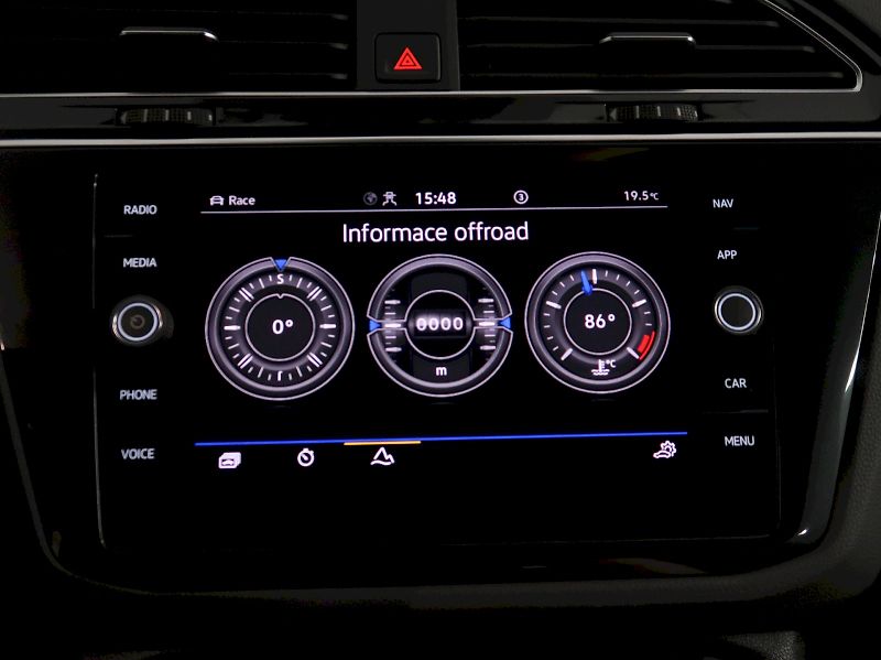 Volkswagen Tiguan (2022) R 2.0TSI 235KW DSG 4x4 - fotka 28 z 38
