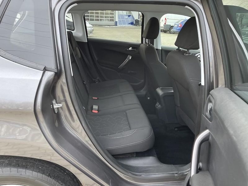 Peugeot 2008 Style 1.2 PureTech serviska - fotka 10 z 16